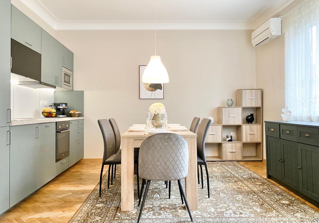 Top Centre Sofia Apartment For 6 Guests Exterior photo